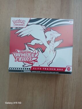 Pokémon Scarlet & Violet White Flare Elite Trainer Box